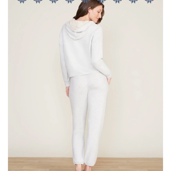 NWT 2piece BAREFOOT DREAMS SET, hoodie & jogger pant from the Malibu Collection. - Picture 2 of 8